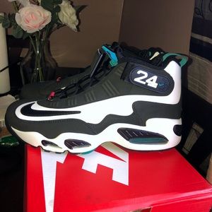 Brand new Nike Griffey‘s “FRESHWATER” 2021